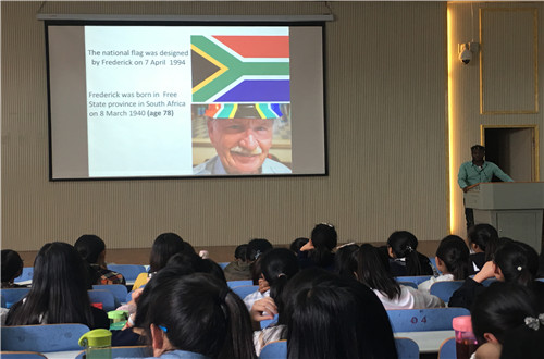 “聆听外教声音，助力自我发展”——beat365在线体育官网登录入口开展外教讲座系列活动