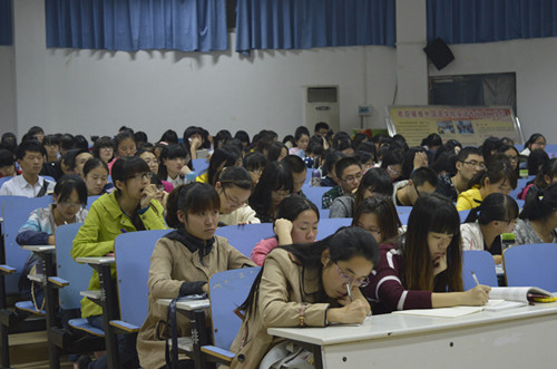 beat365在线体育官网登录入口成功召开年英语专业四级考试经验交流会