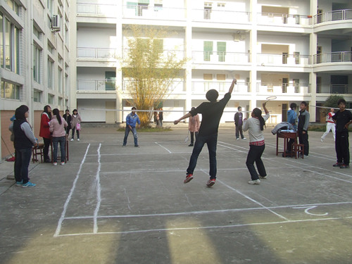 beat365在线体育官网登录入口“阳光体育”羽毛球比赛火热进行中