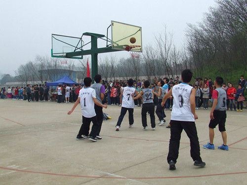 beat365在线体育官网登录入口积极备战“谭山杯”篮球赛