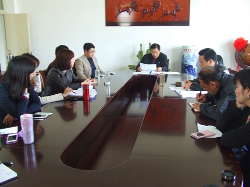 beat365在线体育官网登录入口教工党支部组织全体教工党员集中进行学习研讨