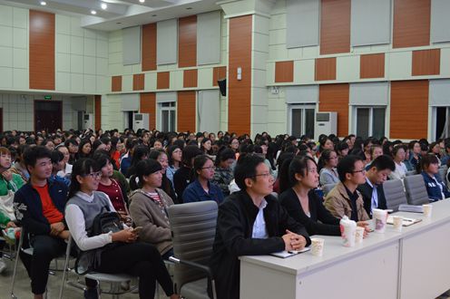 beat365在线体育官网登录入口成功召开2016级新生入学安全教育讲座