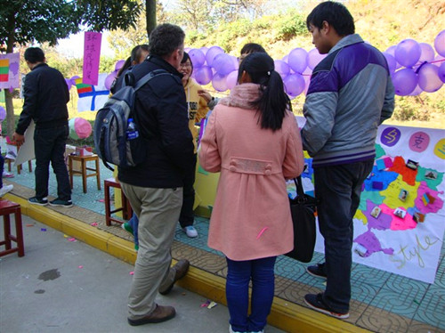 beat365在线体育官网登录入口举行“环球之旅”主题特色风情展喜迎女生月