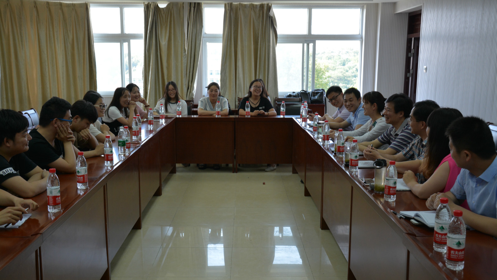 beat365在线体育官网登录入口召开2017届毕业生座谈会
