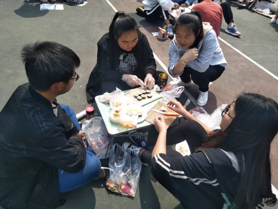 beat365在线体育官网登录入口成功举办第五届寿司制作大赛