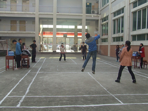 beat365在线体育官网登录入口“阳光体育”羽毛球比赛火热进行中