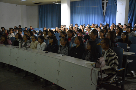 beat365在线体育官网登录入口开展经典影片观摩活动