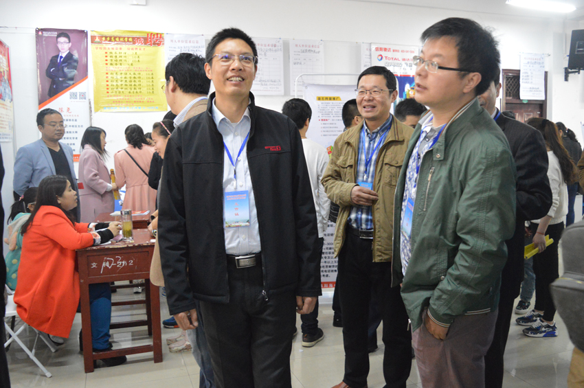 beat365在线体育官网登录入口组织毕业学子参与2016届毕业生双选会