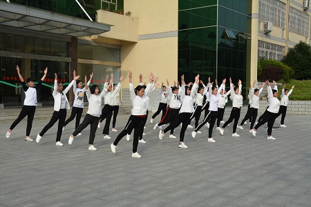 beat365在线体育官网登录入口成功举办2017级新生广播体操比赛